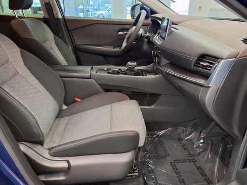 Used 2023 Nissan Rogue SV FWD image 10