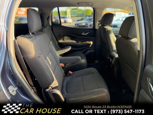 Used 2019 GMC Acadia SLE w/ Driver Alert Package I FWD image 18