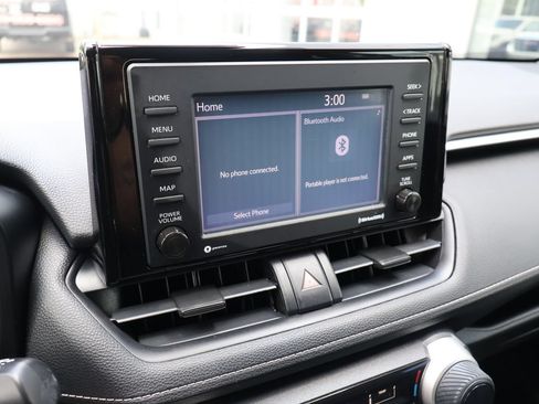 Used 2020 Toyota RAV4 LE w/ All Weather Liner Package AWD/4WD image 18