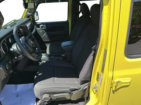 Used 2023 Jeep Wrangler Unlimited w/ Sun & Screen Package AWD/4WD image 8
