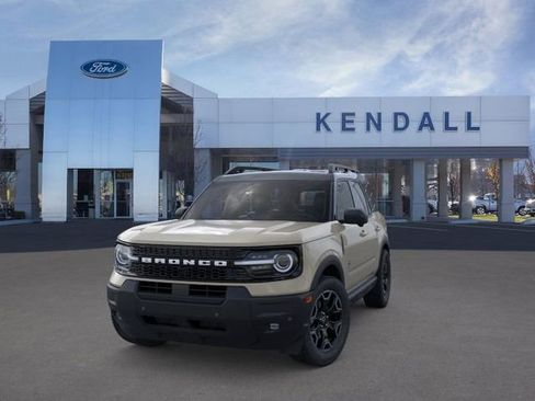 Used 2025 Ford Bronco Sport Outer Banks w/ Outer Banks Tech Package+ AWD/4WD image 2