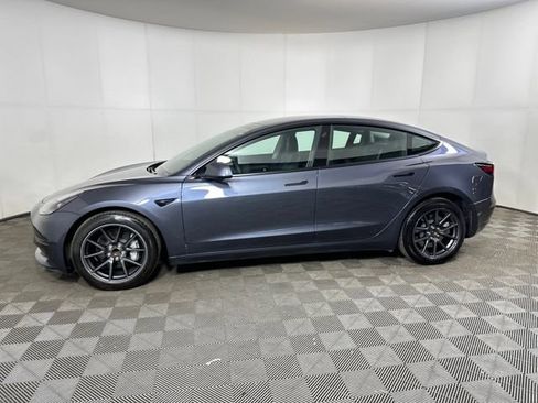 Used 2023 Tesla Model 3 Standard Range image 6