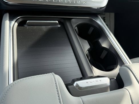 New 2025 Ford Expedition Platinum w/ Driver's Package AWD/4WD image 15