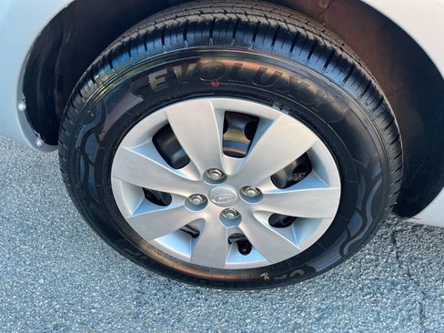 Used 2009 Hyundai Accent GS w/ Popular Equipment Pkg 2 image 32