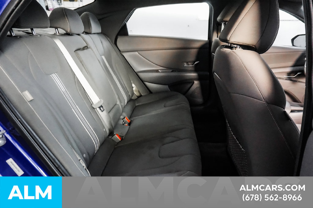 Used 2025 Hyundai Elantra SEL FWD image 20