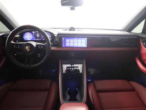 Used 2024 Porsche Macan 4 Electric image 13