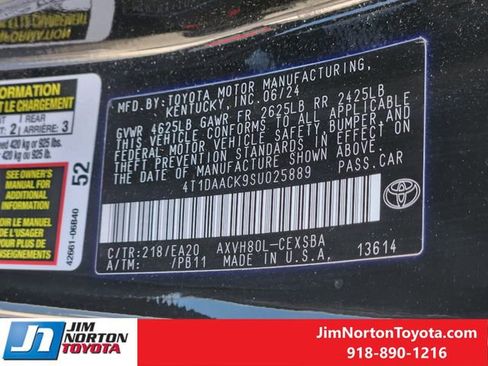 Used 2025 Toyota Camry SE image 34