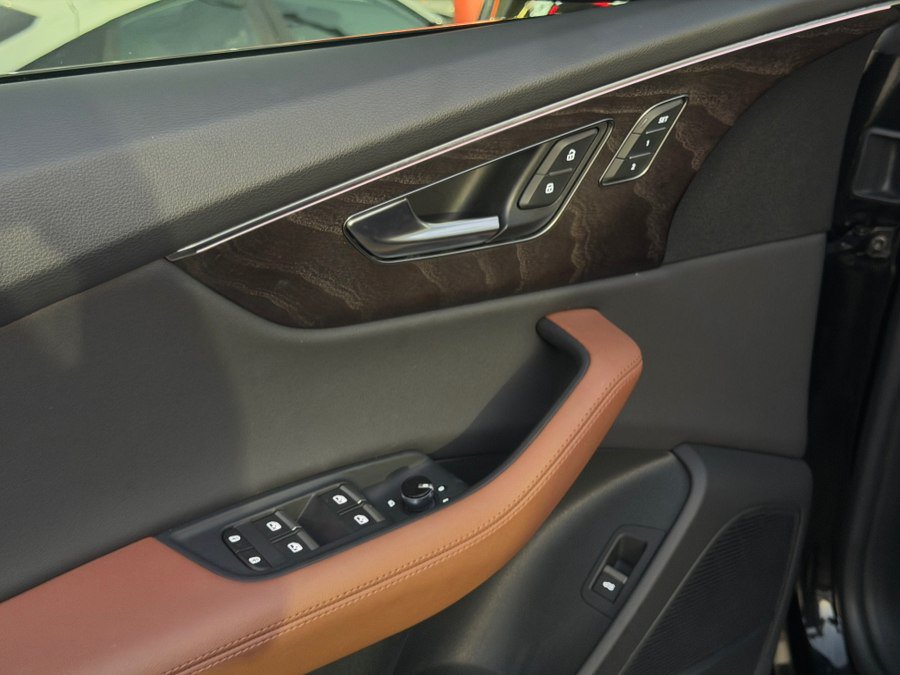 Used 2023 Audi Q8 Premium Plus w/ Premium Plus Package AWD/4WD image 25