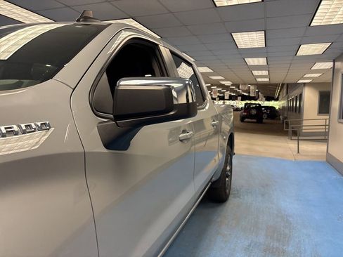Certified 2024 Chevrolet Silverado 1500 LT AWD/4WD image 15