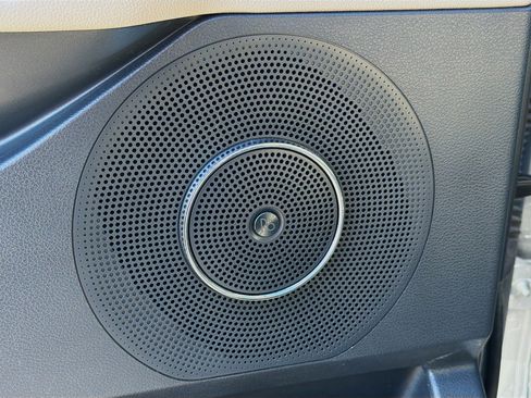 Used 2024 Ford Expedition Limited image 26