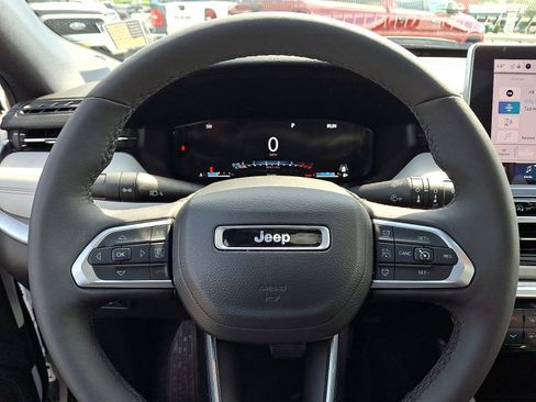 Certified 2025 Jeep Compass Limited w/ Elite Group AWD/4WD image 22