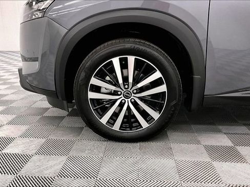 New 2025 Nissan Pathfinder Platinum w/ Cargo Package image 11