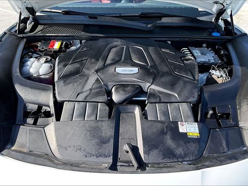 Used 2022 Porsche Cayenne image 28