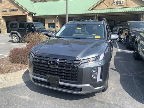Used 2024 Hyundai Palisade Limited image 5