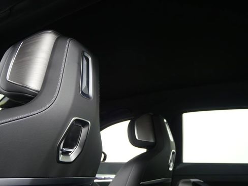 Used 2026 BMW 740i image 19