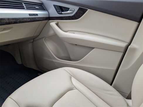 Used 2019 Audi Q7 2.0T Premium w/ Convenience Package image 6