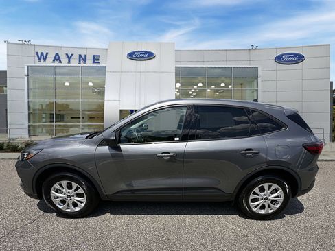 Used 2025 Ford Escape Active AWD/4WD image 5