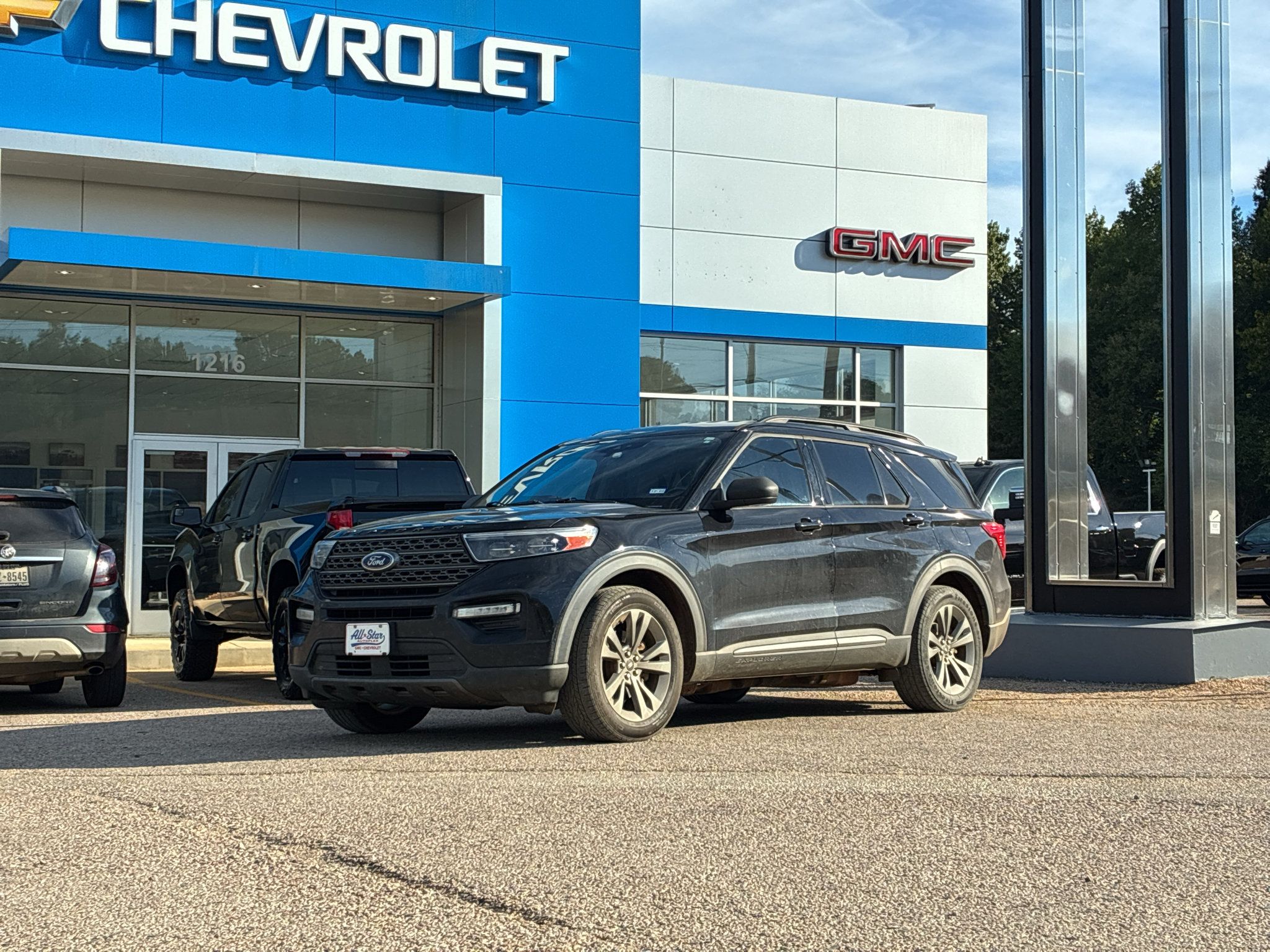 Used 2021 Ford Explorer XLT w/ Equipment Group 202A RWD image 15