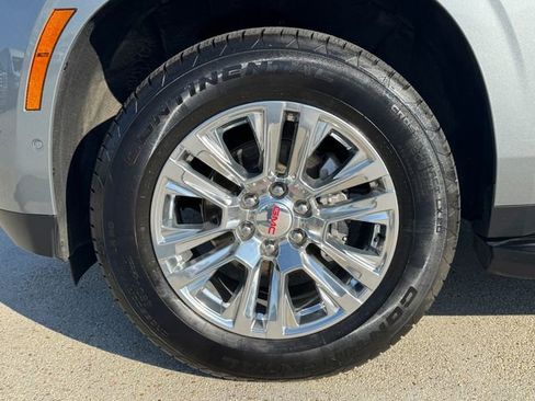 Used 2025 GMC Yukon XL Denali AWD/4WD image 13