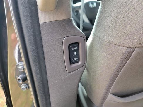 Used 2016 Honda Odyssey EX image 17