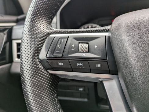 Used 2024 Mitsubishi Outlander SE image 25