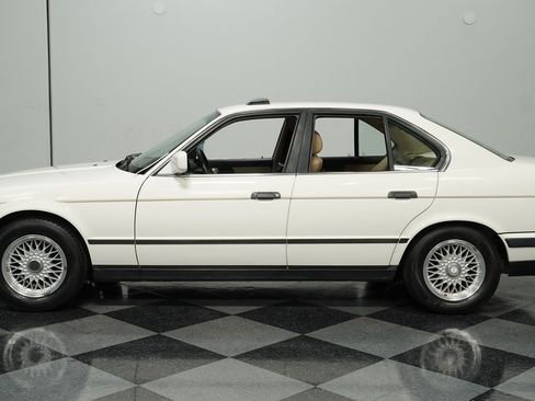 Used 1989 BMW 525i Sedan image 2