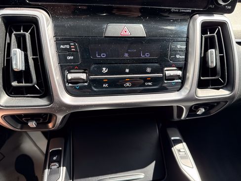 Certified 2023 Kia Sorento X-Line EX AWD/4WD image 26