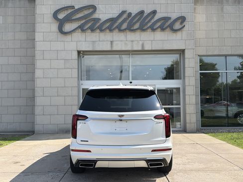 Used 2022 Cadillac XT6 Luxury FWD image 6