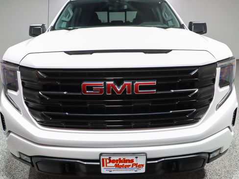 Used 2022 GMC Sierra 1500 Elevation w/ Preferred Package AWD/4WD image 4