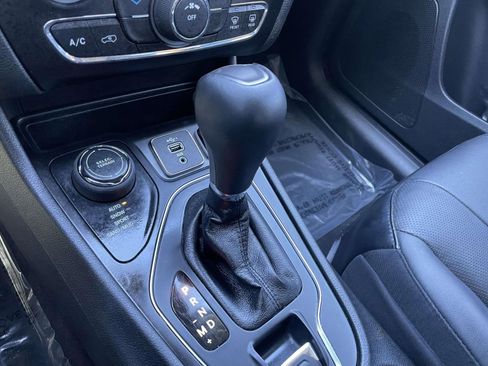 Used 2021 Jeep Cherokee Latitude Lux image 37