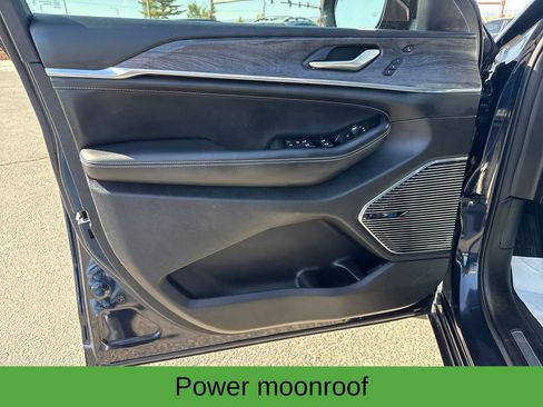 Used 2023 Jeep Grand Cherokee Overland w/ Luxury Tech Group IV AWD/4WD image 13