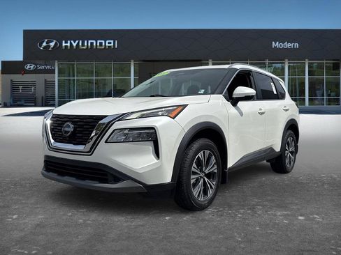 Used 2022 Nissan Rogue SV w/ SV Premium Package FWD image 1