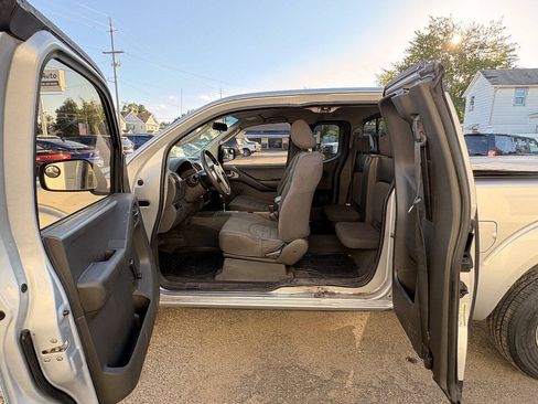 Used 2007 Nissan Frontier XE w/ Preferred Pkg RWD image 21