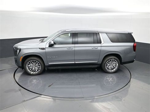 New 2026 GMC Yukon XL Elevation image 21