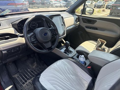 Used 2025 Subaru Forester Premium AWD/4WD image 6