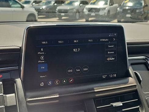 Used 2021 GMC Yukon XL SLT w/ SLT Premium Package AWD/4WD image 12