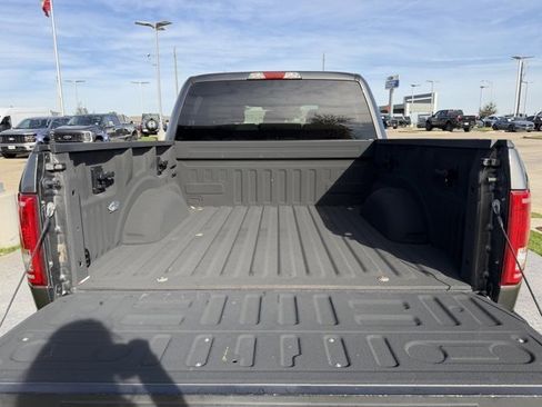Used 2015 Ford F150 XLT image 7