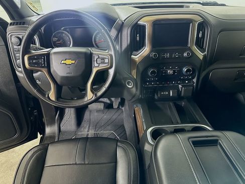 Used 2020 Chevrolet Silverado 3500 High Country w/ Technology Package image 17