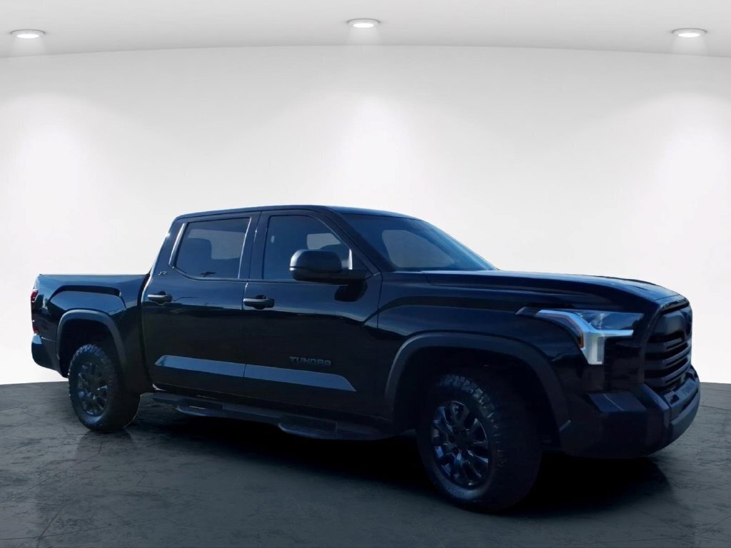 Used 2025 Toyota Tundra SR5 AWD/4WD image 5