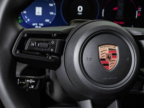 New 2026 Porsche Macan 4 Electric image 20