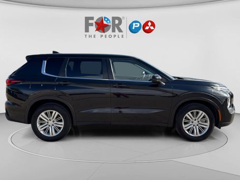 Used 2023 Mitsubishi Outlander ES image 6