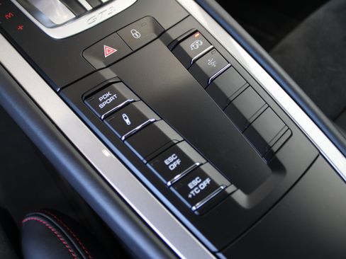 Used 2018 Porsche 911 GT3 RWD image 21