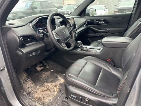 Used 2023 Chevrolet Traverse RS image 9