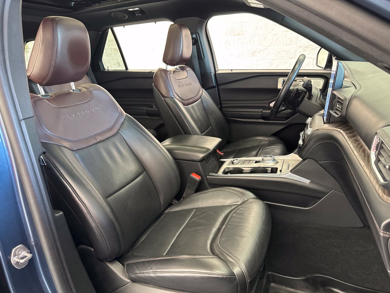 Used 2020 Ford Explorer Platinum w/ Premium Technology Package AWD/4WD image 54