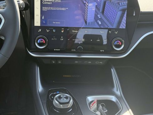 Used 2025 Lexus RZ 450e image 19