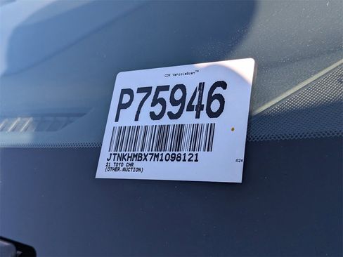 Used 2021 Toyota C-HR XLE image 31