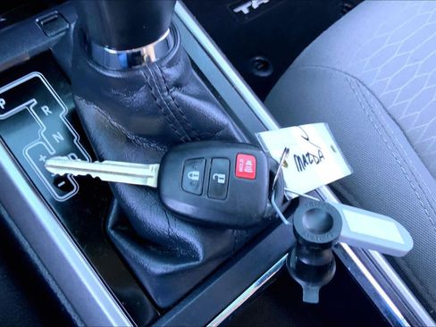 Used 2019 Toyota Tacoma SR5 image 14