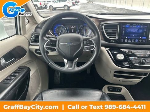 Used 2017 Chrysler Pacifica Touring-L w/ Tire & Wheel Group image 12