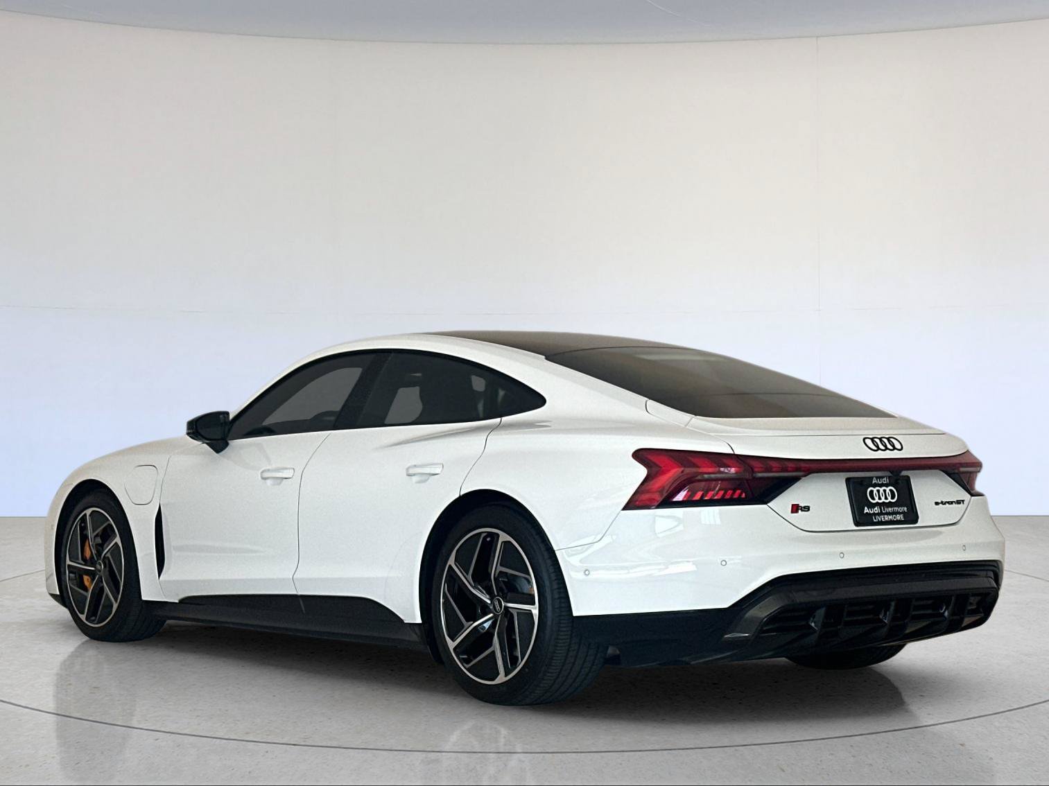 Used 2023 Audi RS e-tron GT w/ Carbon Performance Package AWD/4WD image 4