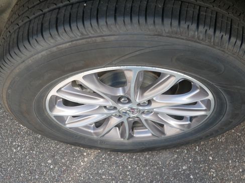 Used 2024 Buick Enclave Premium image 5